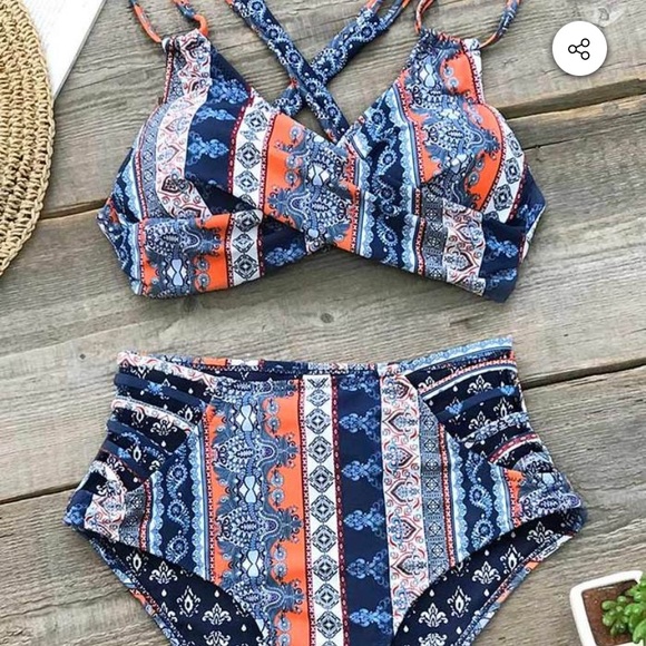 COPY - Cupshe high waist twist top bikini - Picture 6 of 11